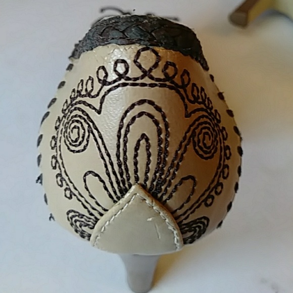 Bongo tan embroidered open toe heels-sz 7 1/2 - Picture 7 of 8